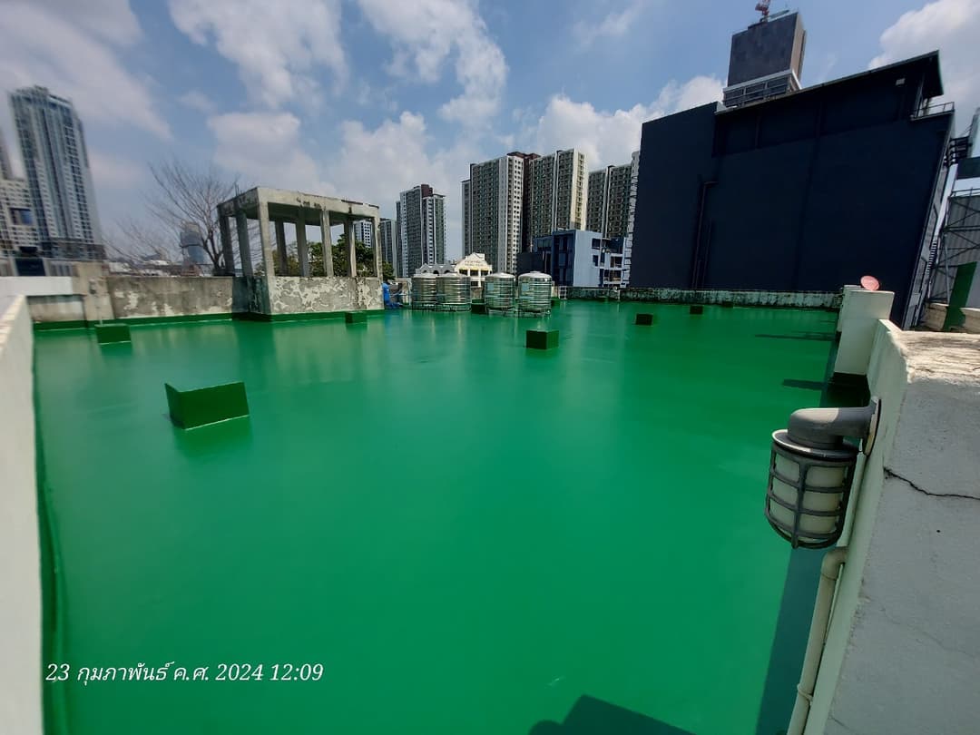 งานนซึมดาดฟ้า ด้วย PU Waterproofing @อาคารพนิชพล่าซ่า พระราม 9