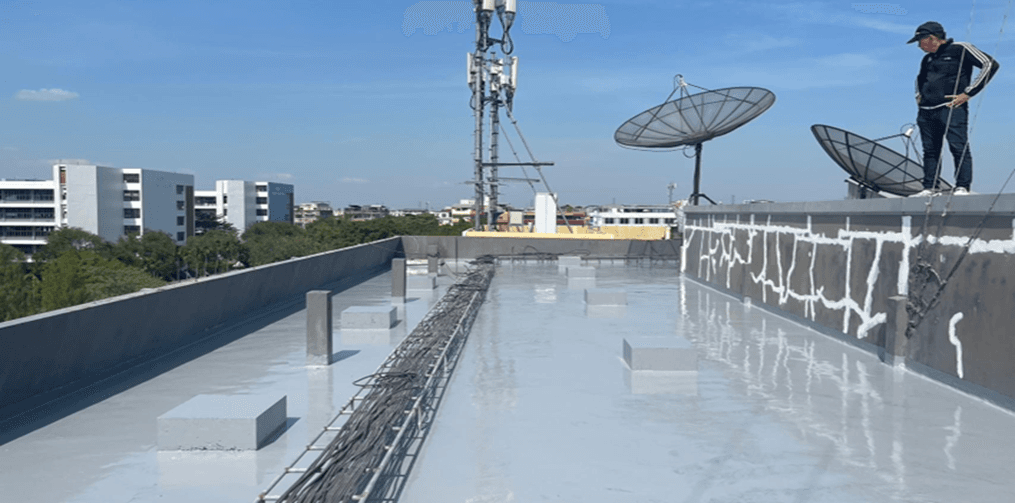 งานนซึมดาดฟ้า ด้วย PU Waterproofing @สถานที่